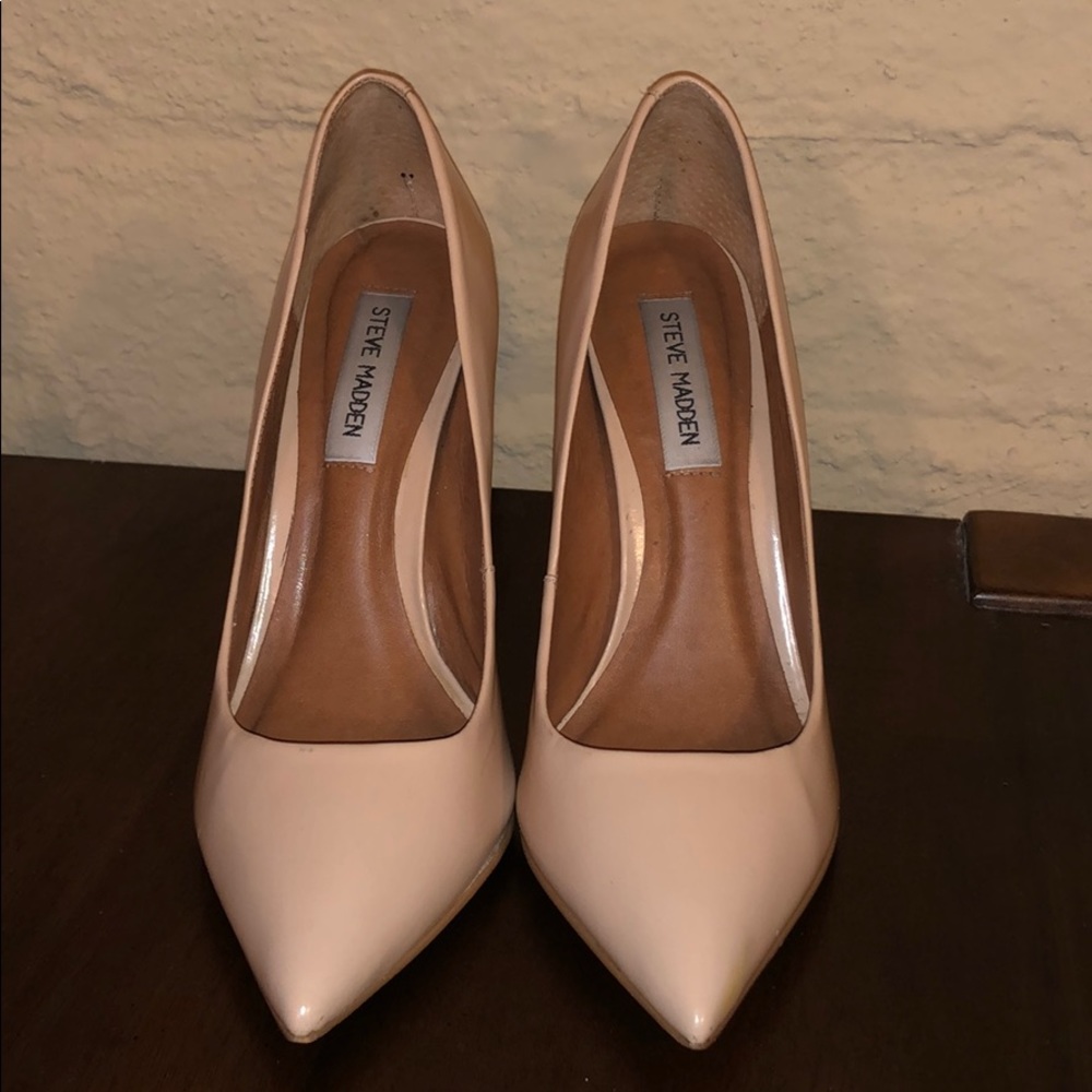 Nude Steve Madden pumps